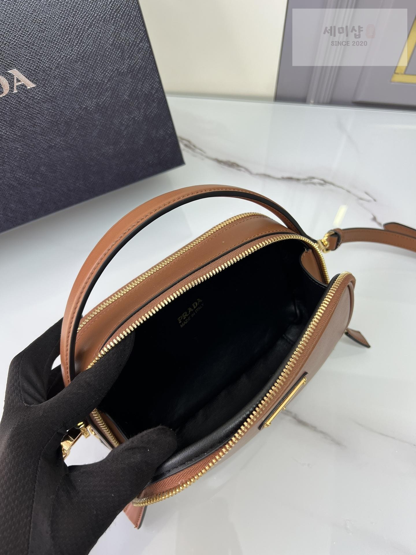 P R A D A Prada Odette Leather Mini Bag 4번 이미지