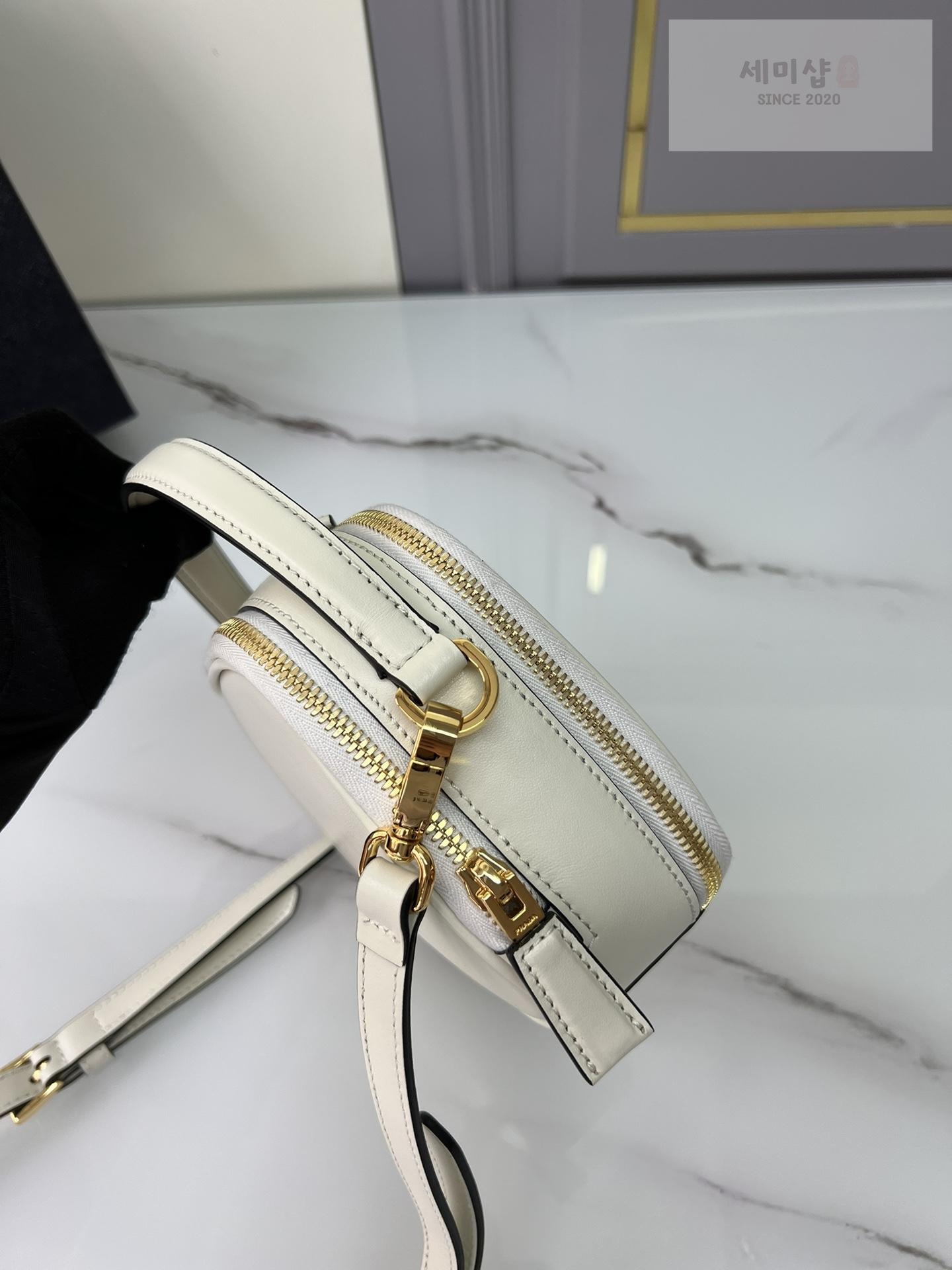 P R A D A Prada Odette Leather Mini Bag 8번 이미지