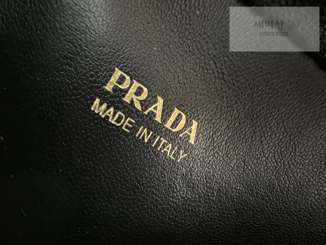 P R A D A Prada Odette Leather Mini Bag 12번 이미지