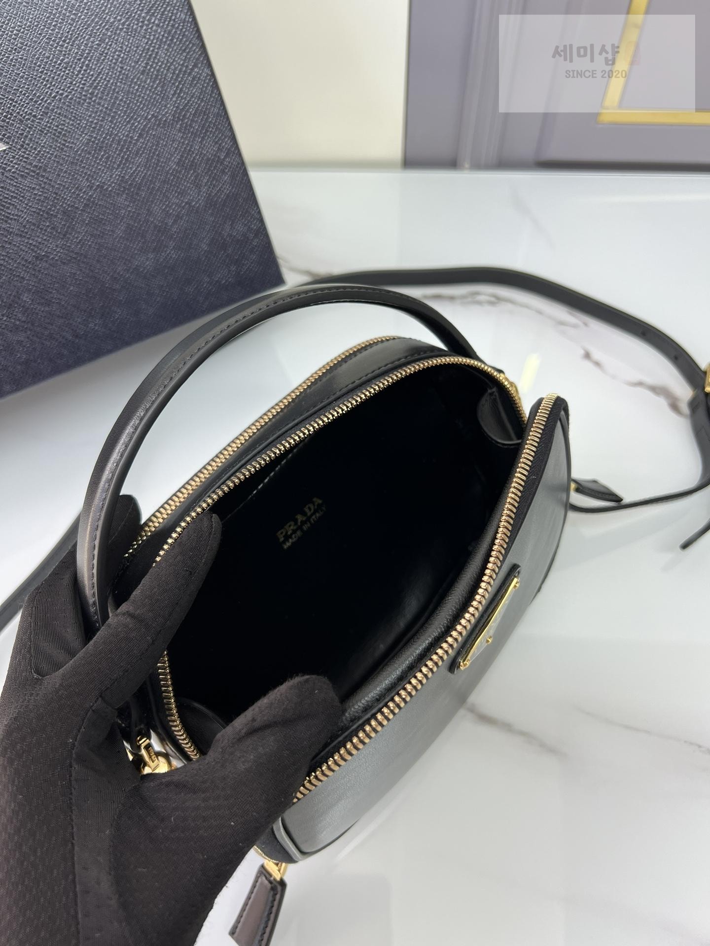 P R A D A Prada Odette Leather Mini Bag 19번 이미지