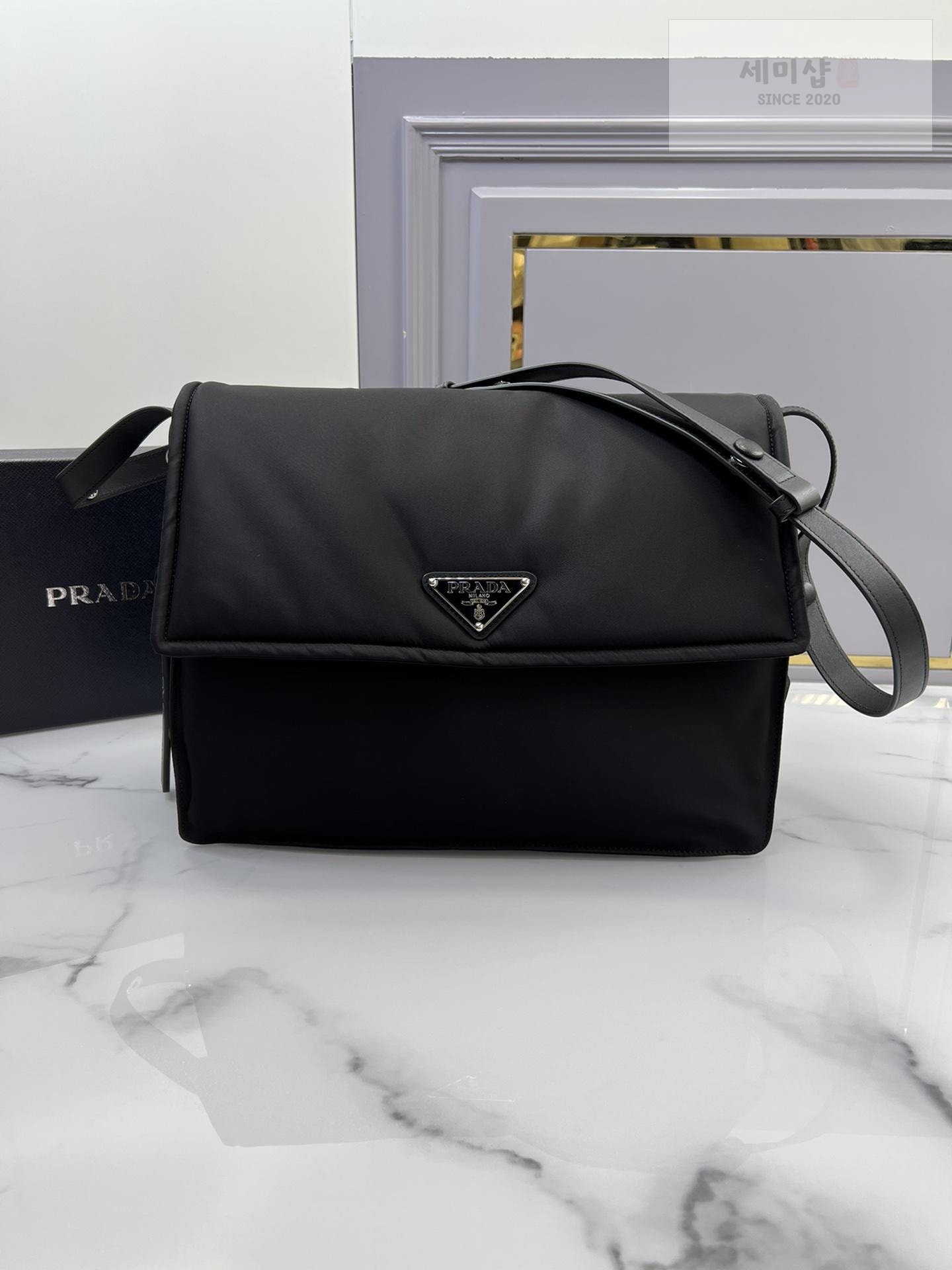P R A D A Prada Padded Re - Nylon Shoulder Bag 8번 이미지