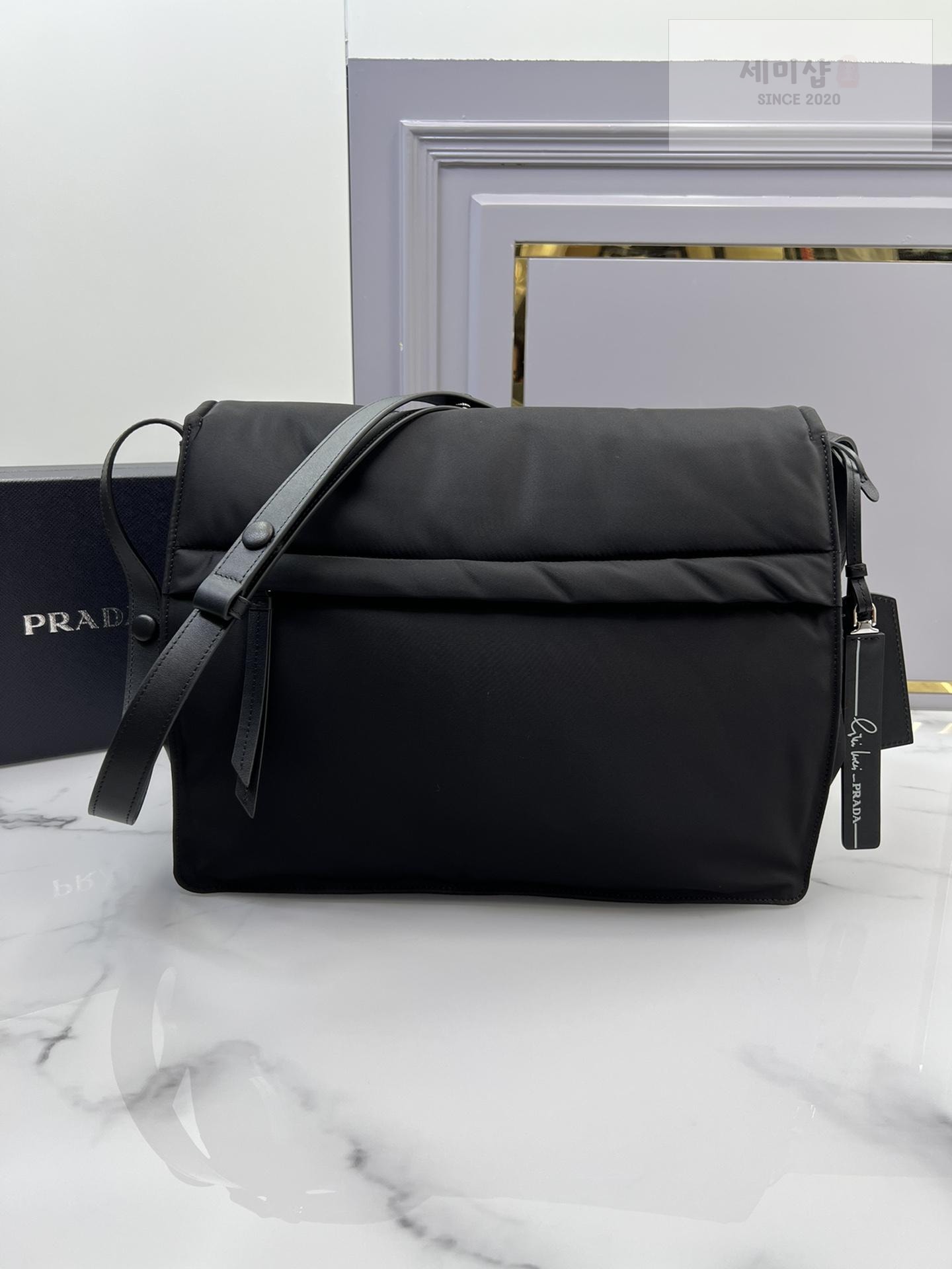 P R A D A Prada Padded Re - Nylon Shoulder Bag 9번 이미지