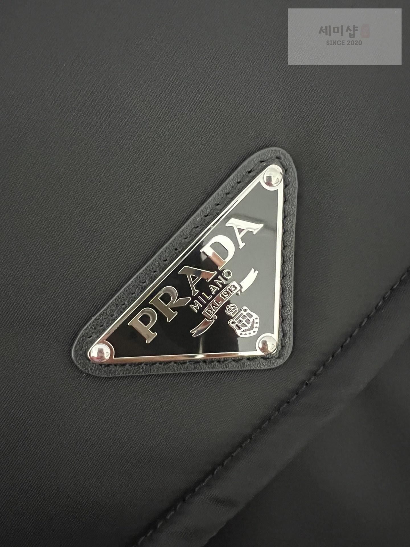P R A D A Prada Padded Re - Nylon Shoulder Bag 12번 이미지
