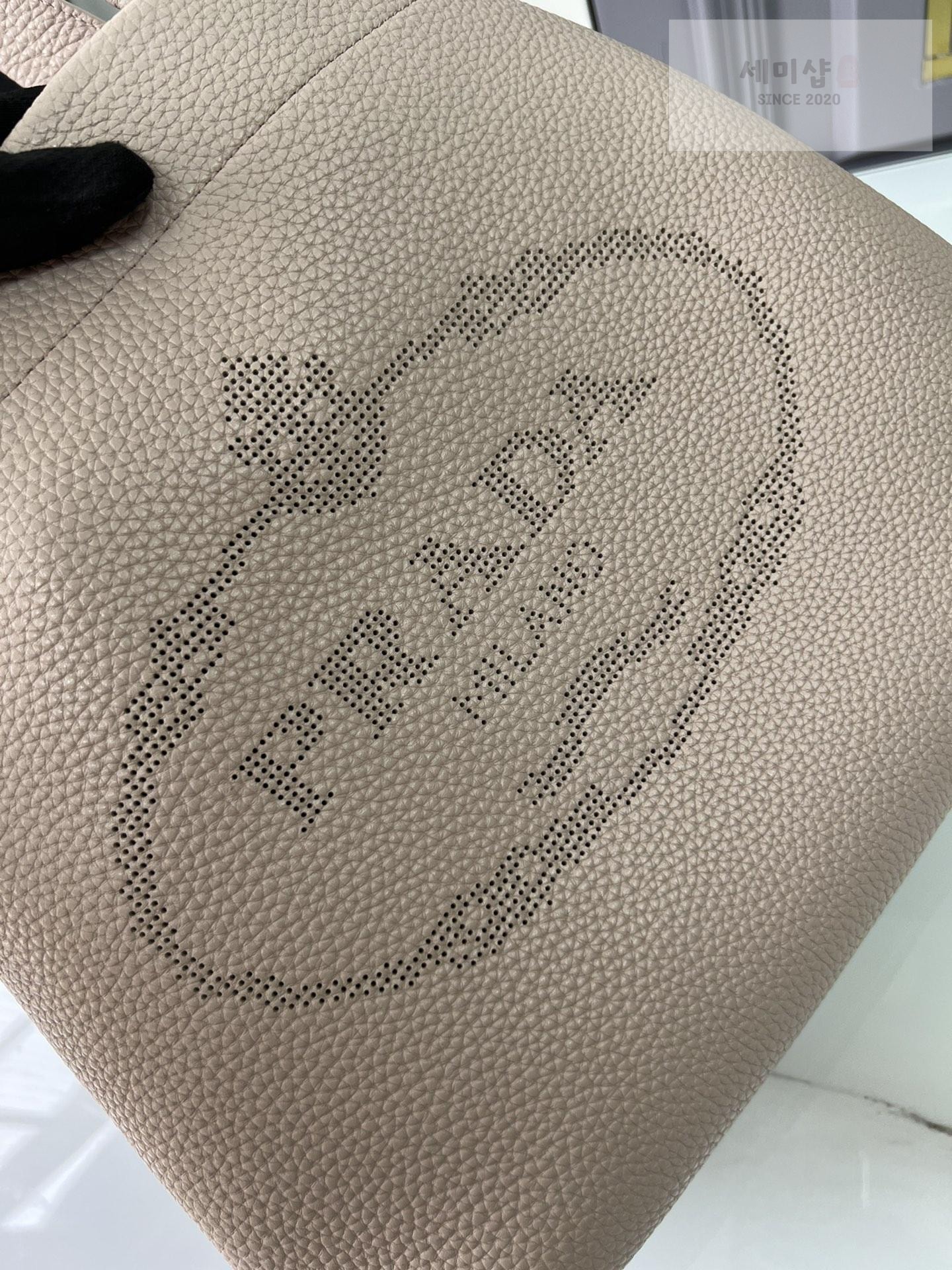 P R A D A Prada Perforate Logo Leather Tote Bag 27번 이미지