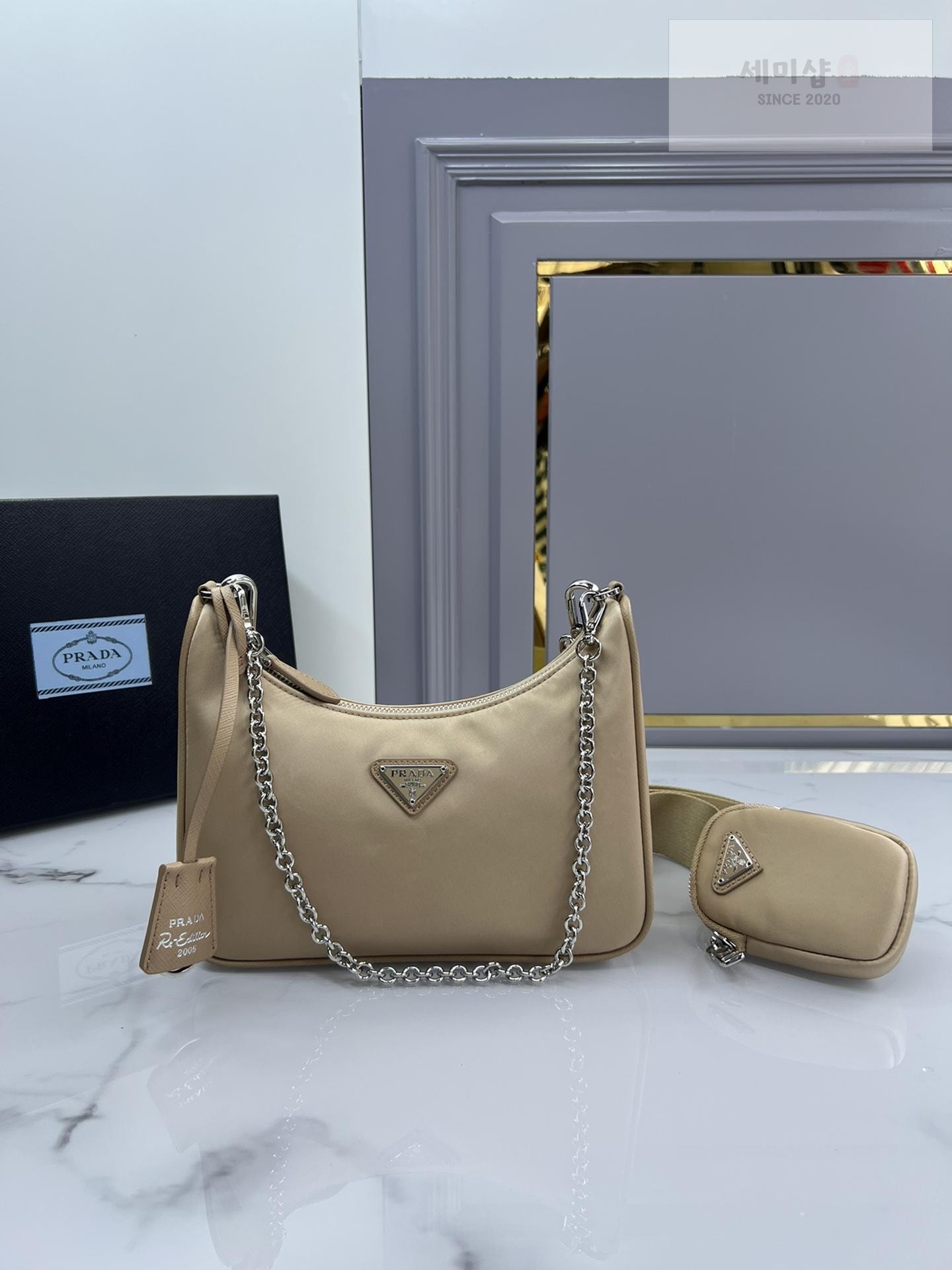P R A D A Prada Re-Edition 2005 Nylon Hobo Bag 7번 이미지