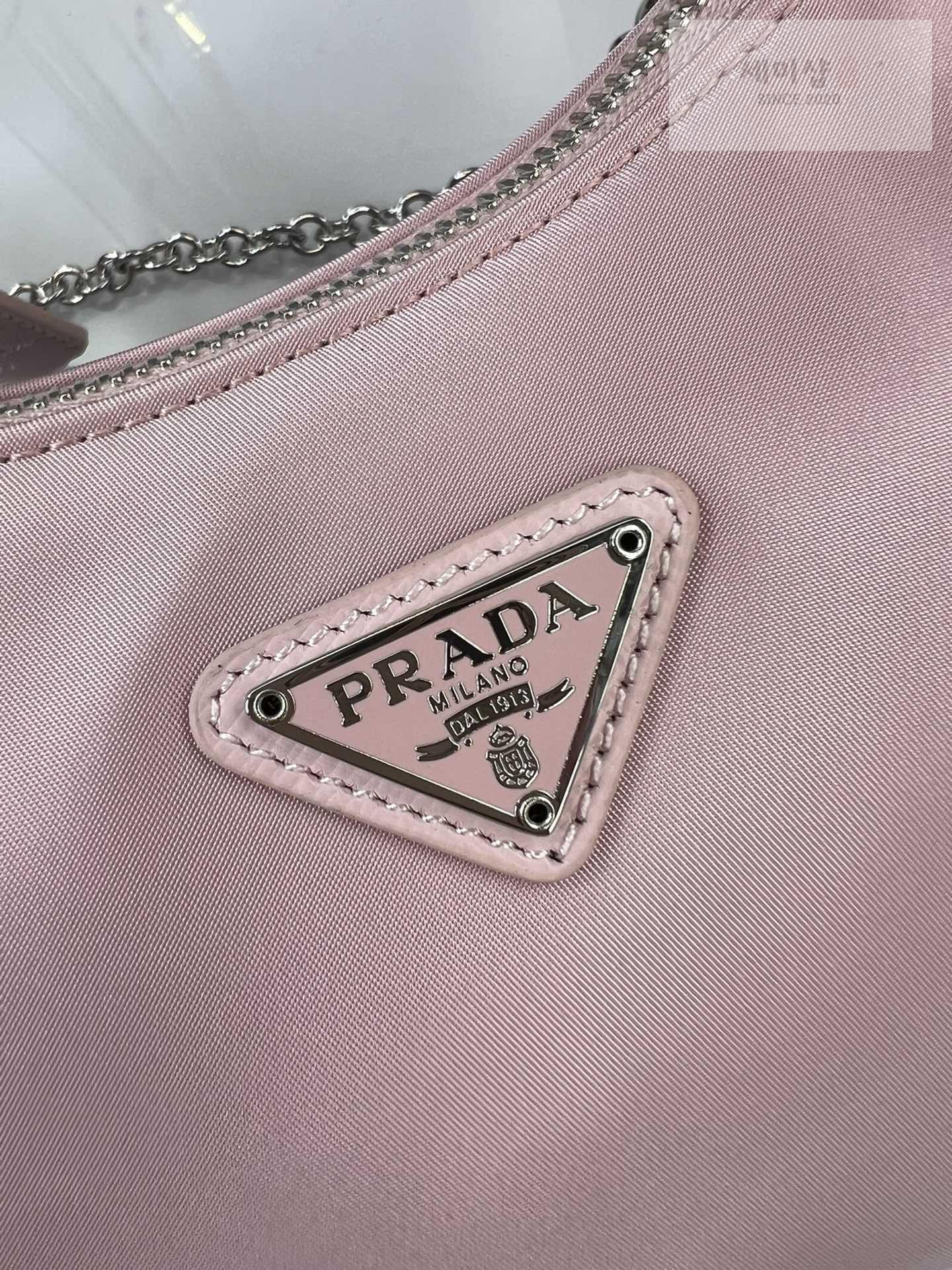 P R A D A Prada Re-Edition 2005 Nylon Hobo Bag 14번 이미지