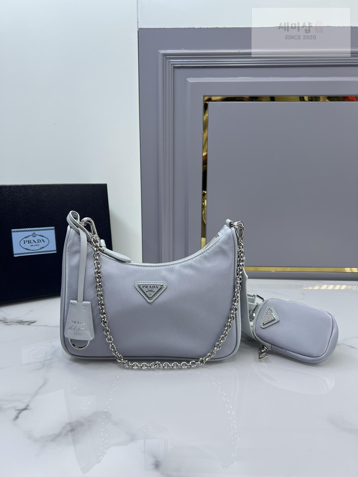 P R A D A Prada Re-Edition 2005 Nylon Hobo Bag 49번 이미지