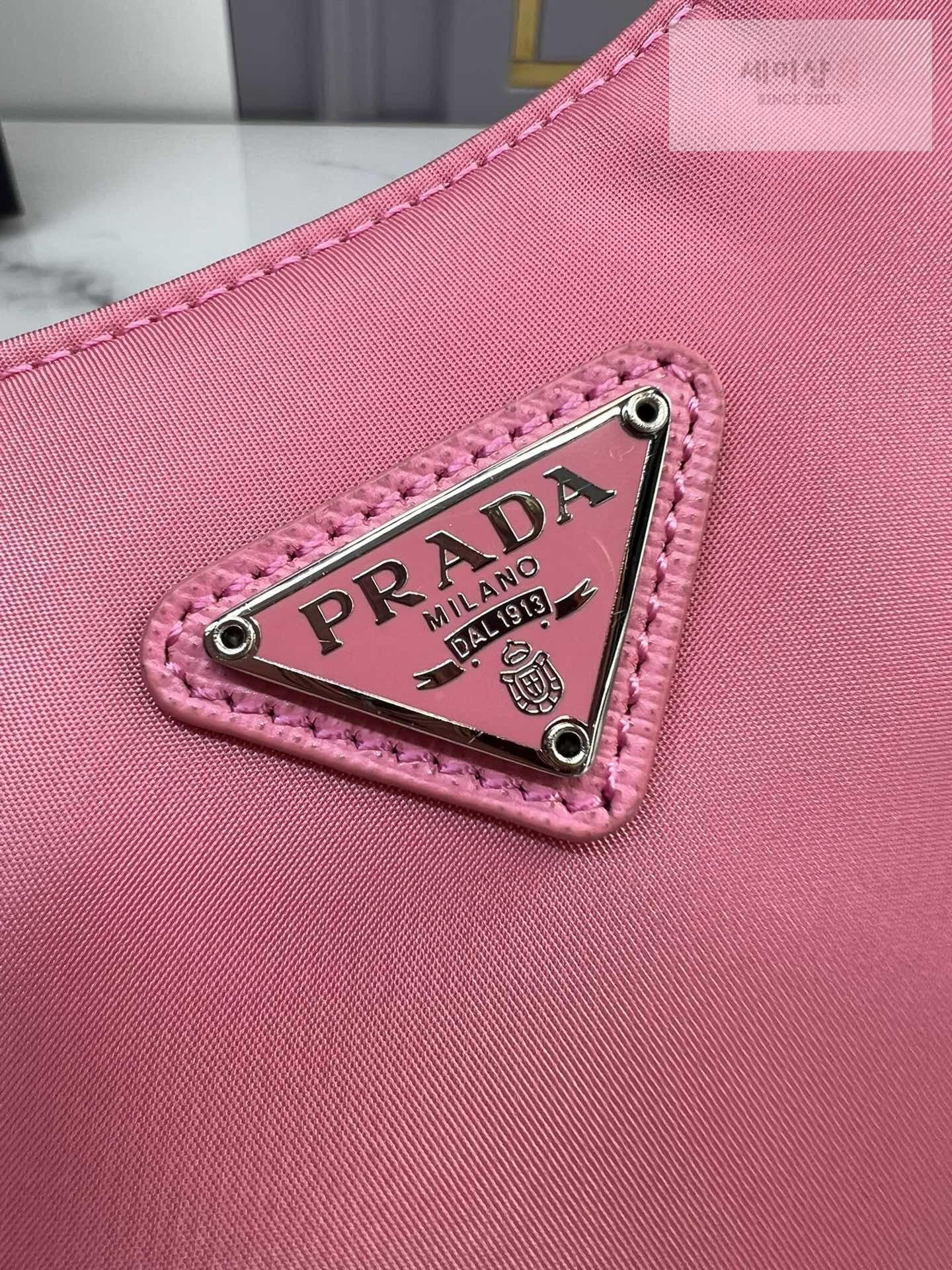 P R A D A Prada Re-Edition 2005 Nylon Shoulder Bag 4번 이미지
