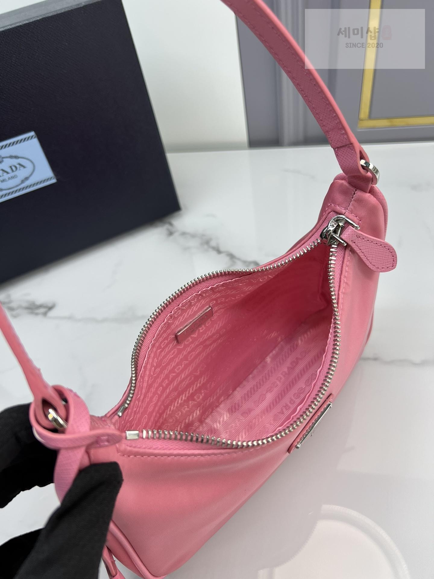 P R A D A Prada Re-Edition 2005 Nylon Shoulder Bag 5번 이미지