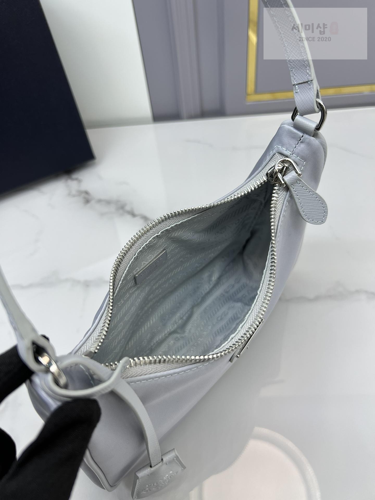 P R A D A Prada Re-Edition 2005 Nylon Shoulder Bag 12번 이미지