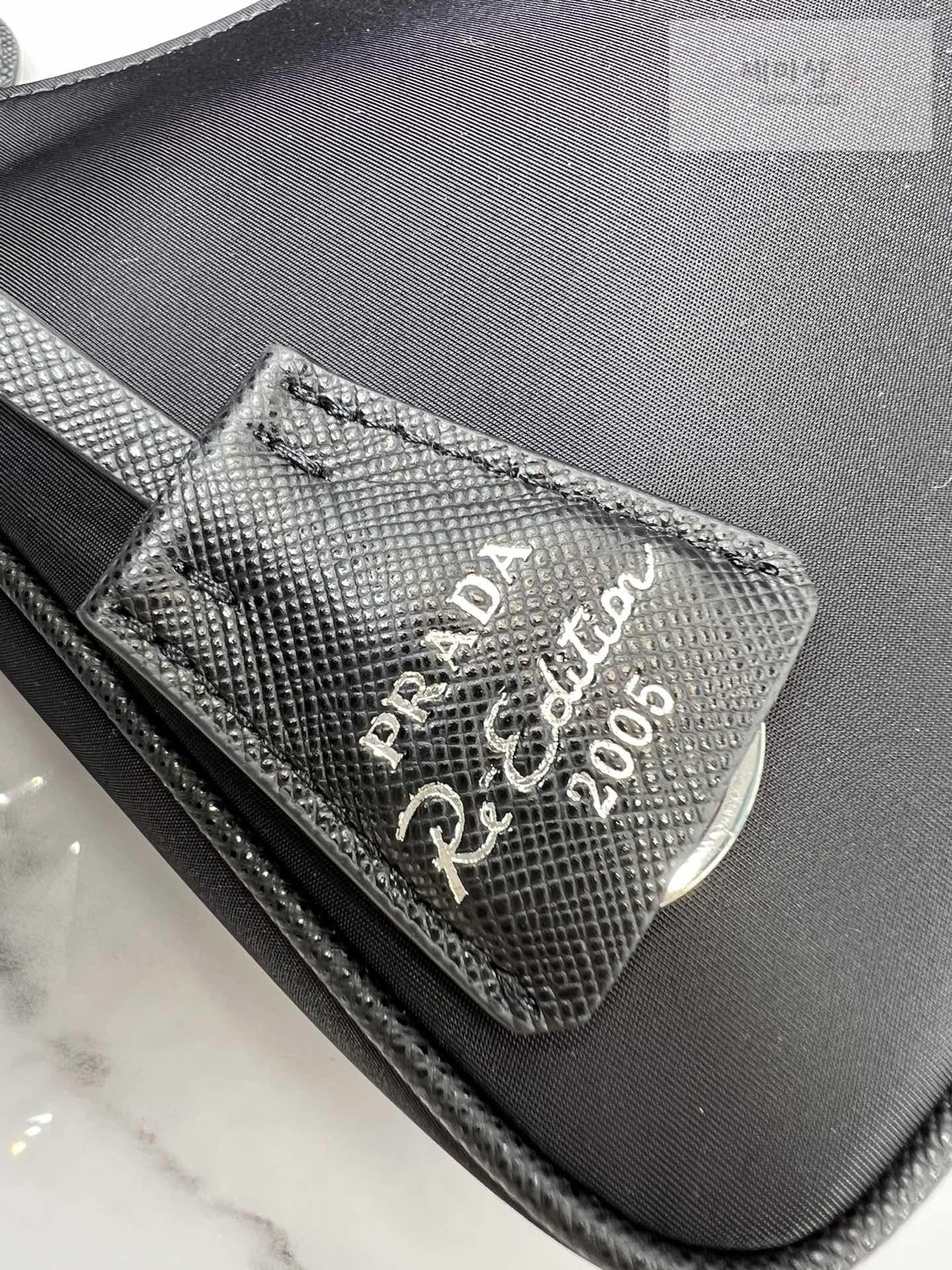 P R A D A Prada Re-Edition 2005 Nylon Shoulder Bag 23번 이미지