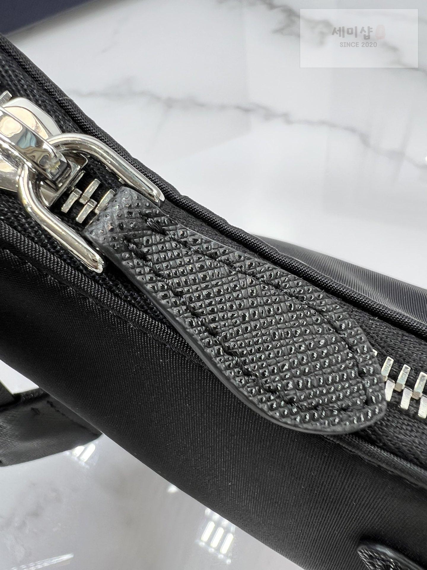 P R A D A Prada Re-Edition 2005 Nylon Shoulder Bag 26번 이미지