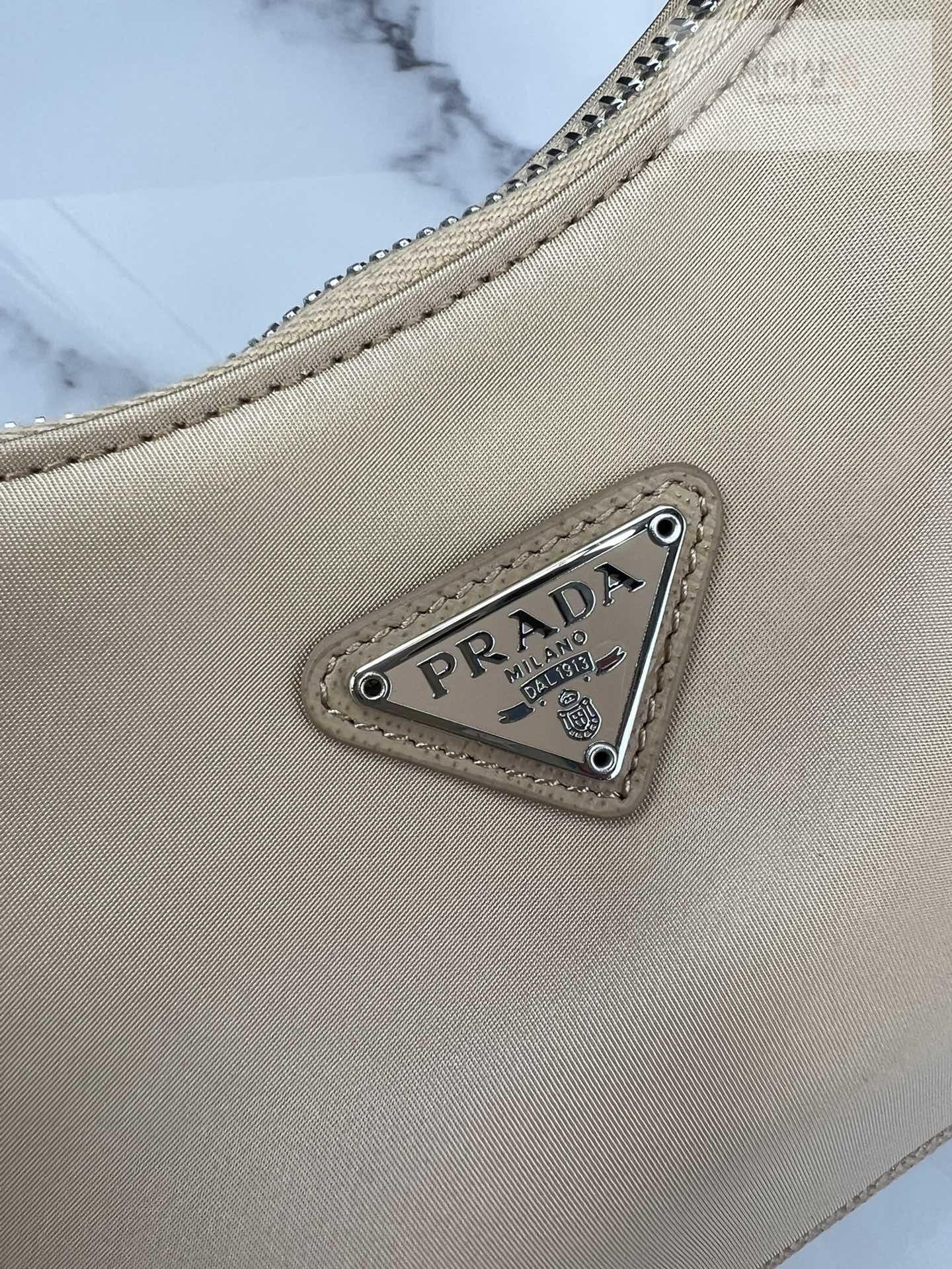 P R A D A Prada Re-Edition 2005 Nylon Shoulder Bag 44번 이미지