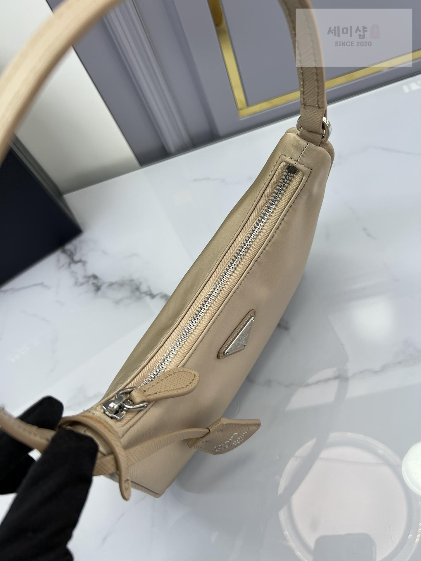 P R A D A Prada Re-Edition 2005 Nylon Shoulder Bag 30번 이미지
