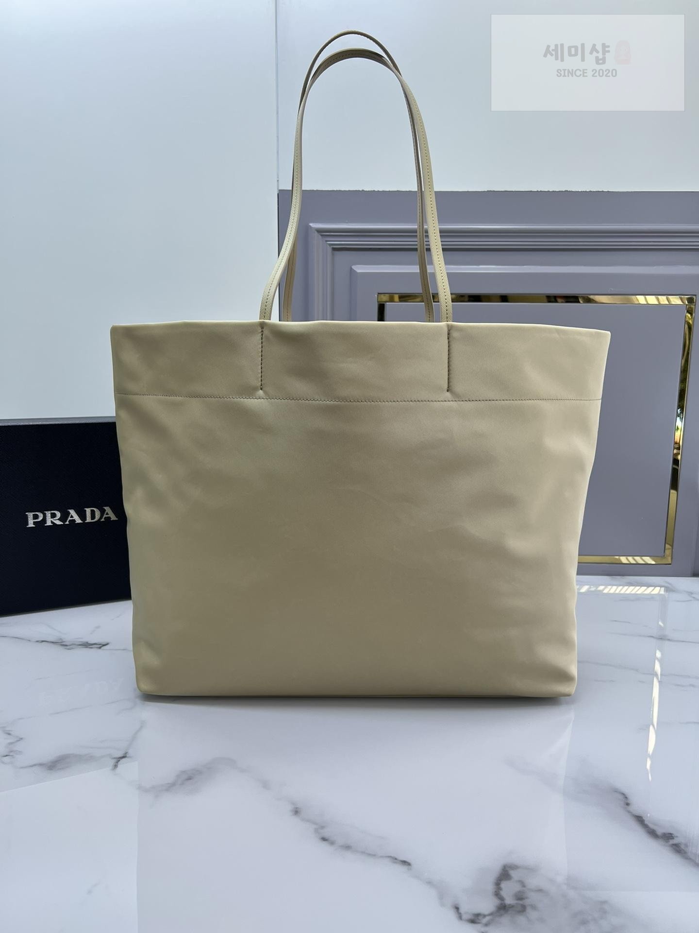 P R A D A Prada Re-Edition Nylon Tote Bag 1번 이미지
