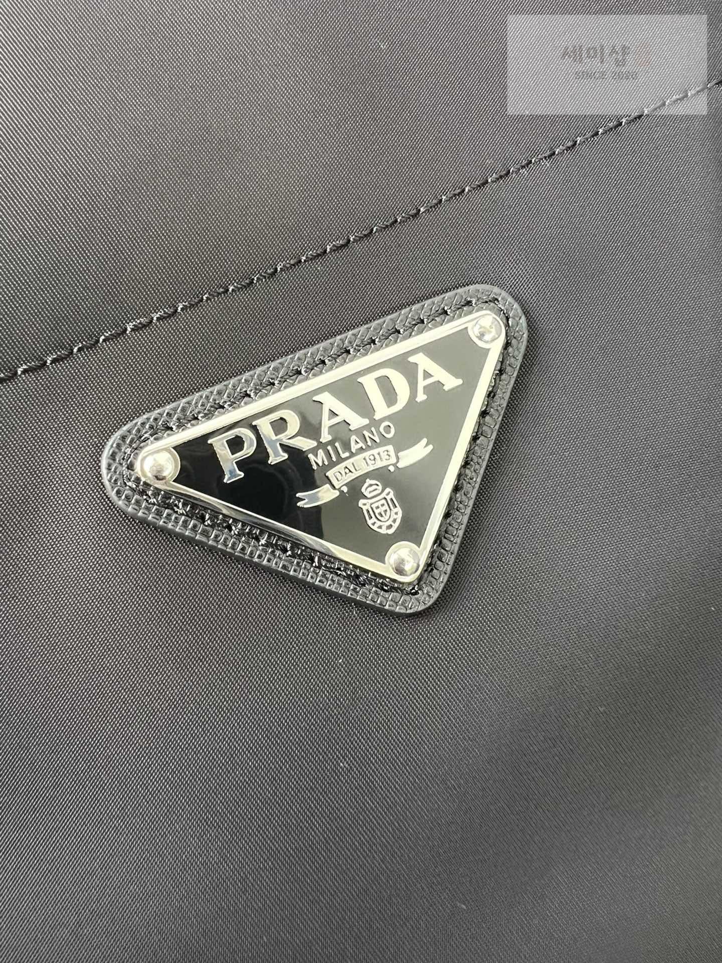 P R A D A Prada Re-Edition Nylon Tote Bag 11번 이미지