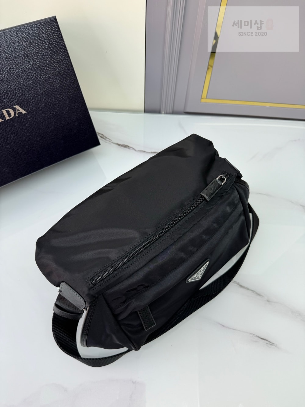 P R A D A 프라다 바이커백 미디움 Bag 4번 이미지