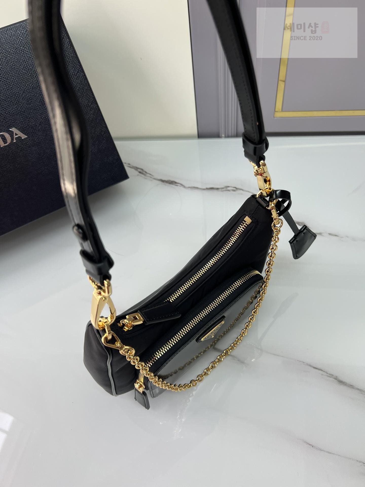 P R A D A Prada Re - Nylon Brushed Mini Bag 4번 이미지