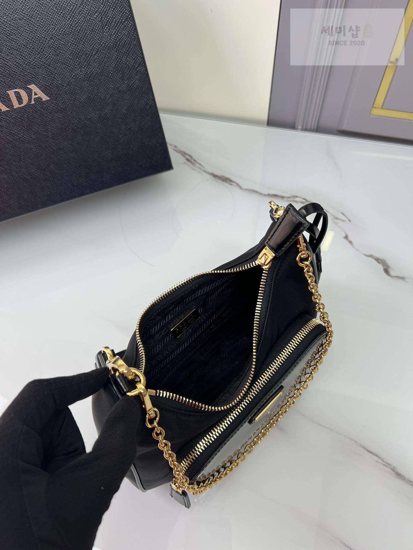 P R A D A Prada Re - Nylon Brushed Mini Bag 8번 이미지