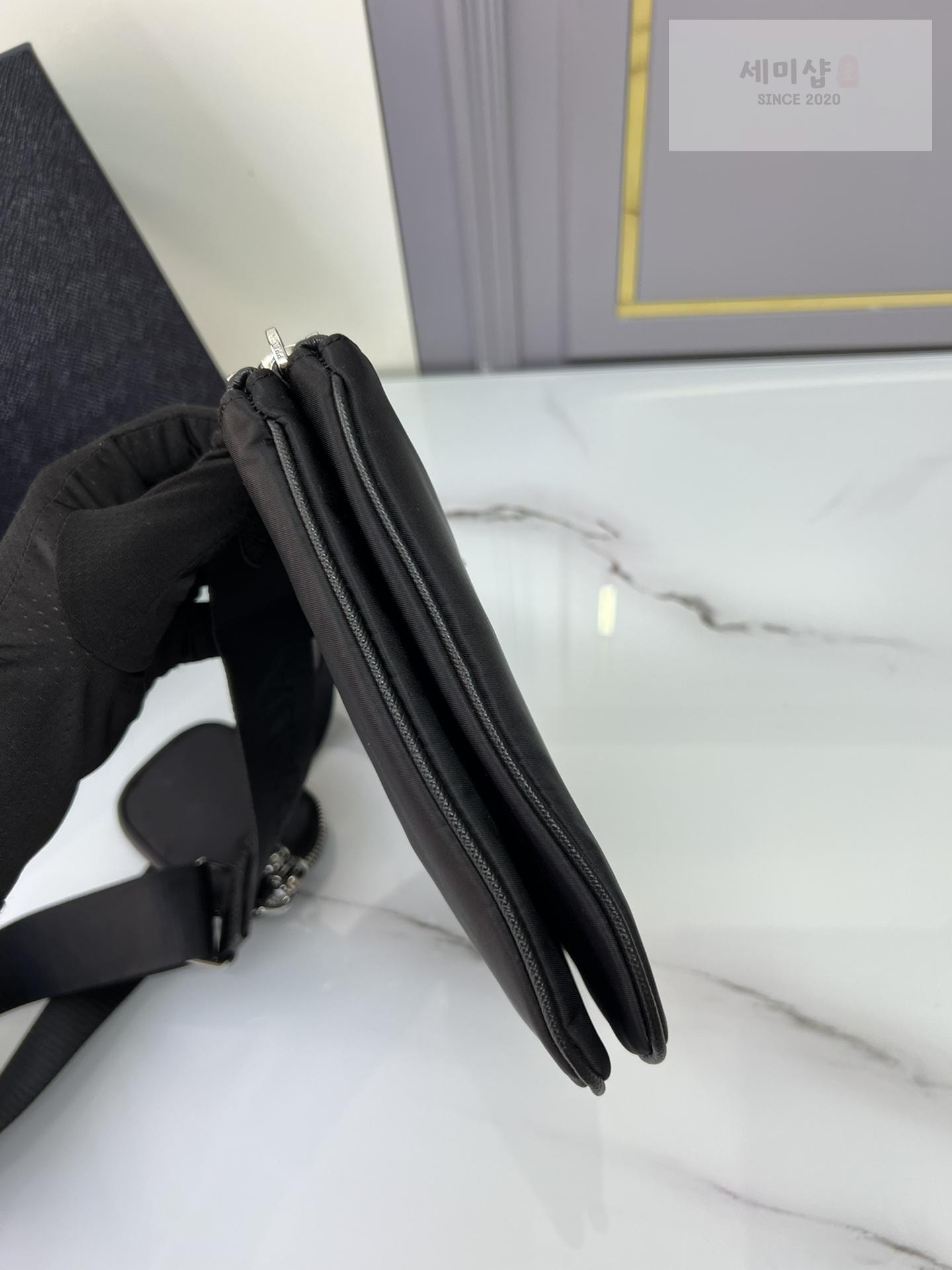 P R A D A Prada Re - Nylon Crossbody Bag 2번 이미지