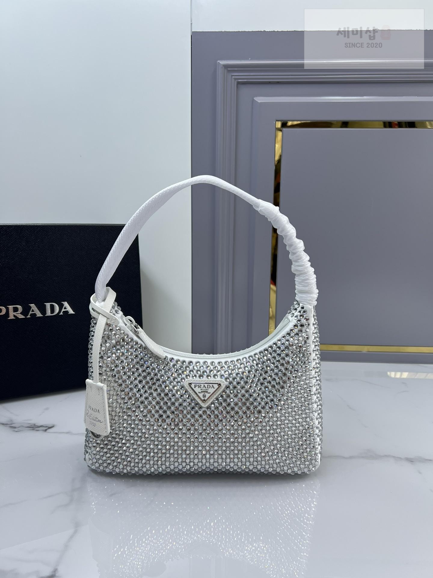 P R A D A Prada Rhinestones Re - Edition Soulder Bag 28번 이미지
