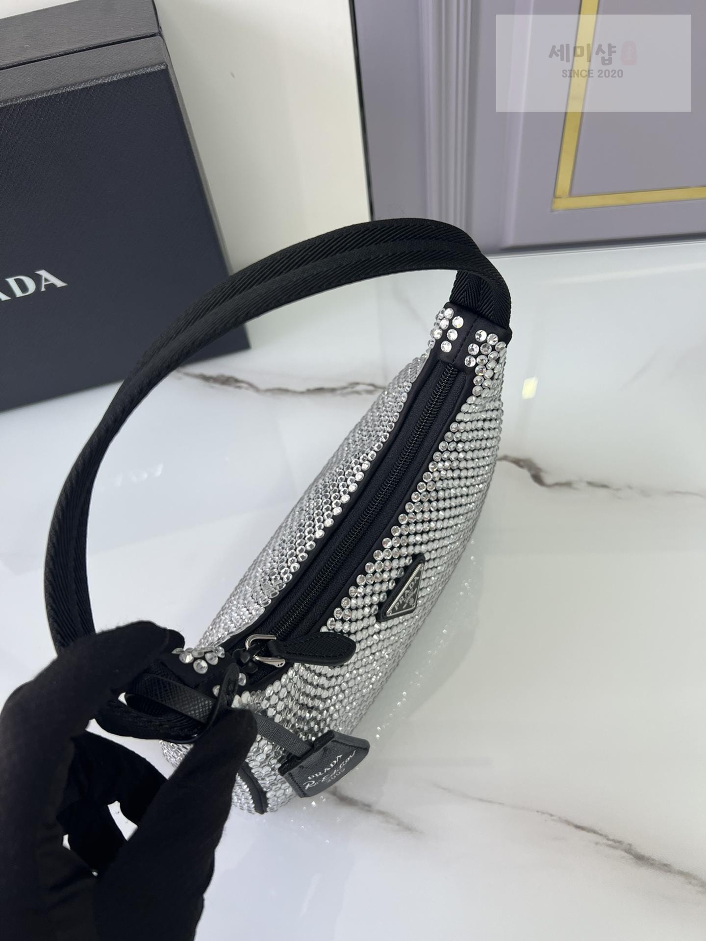 P R A D A Prada Rhinestones Re - Edition Soulder Bag 17번 이미지