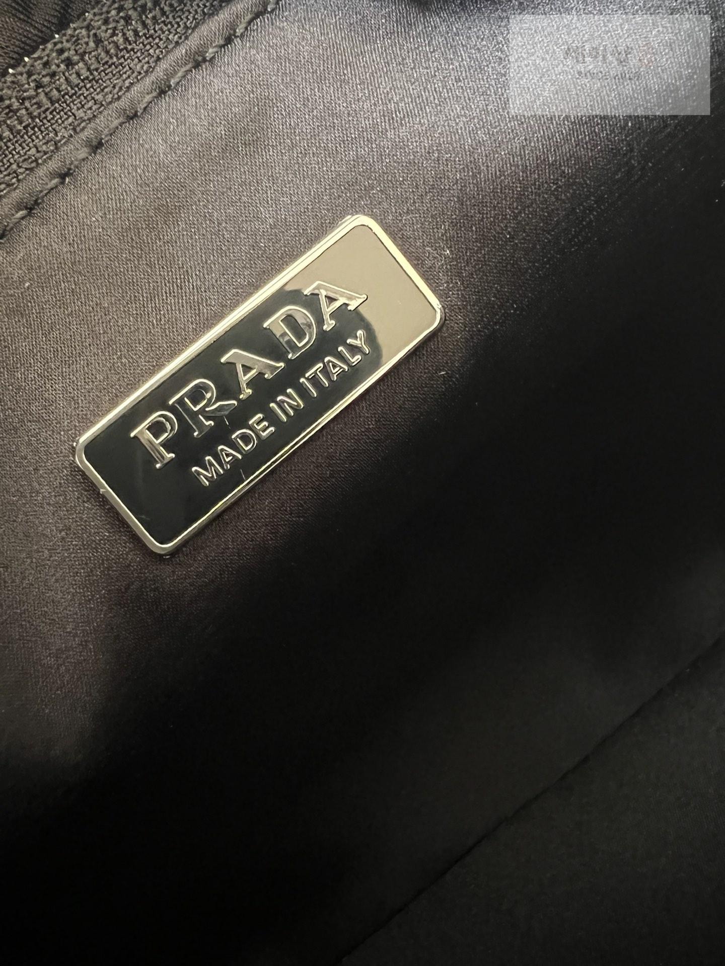 P R A D A Prada Rhinestones Re - Edition Soulder Bag 29번 이미지