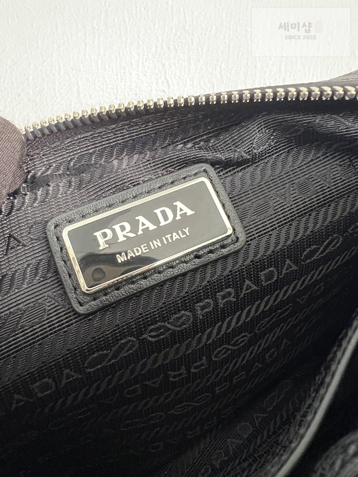 P R A D A Prada Saffiano Leather Shoulder Bag 5번 이미지