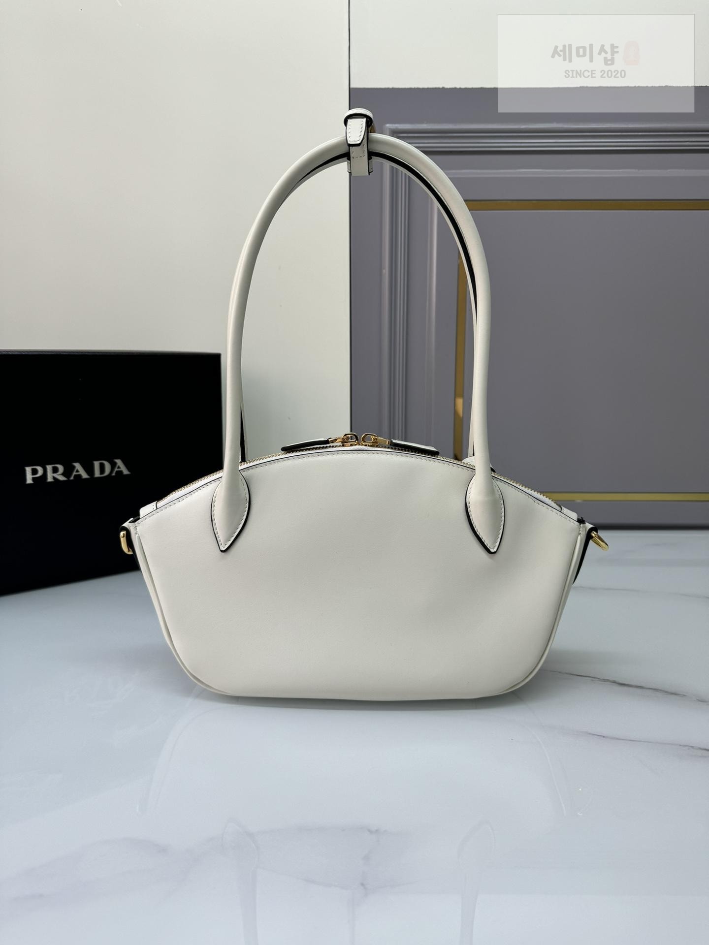 P R A D A Prada Small Leather Handbag Bag 10번 이미지