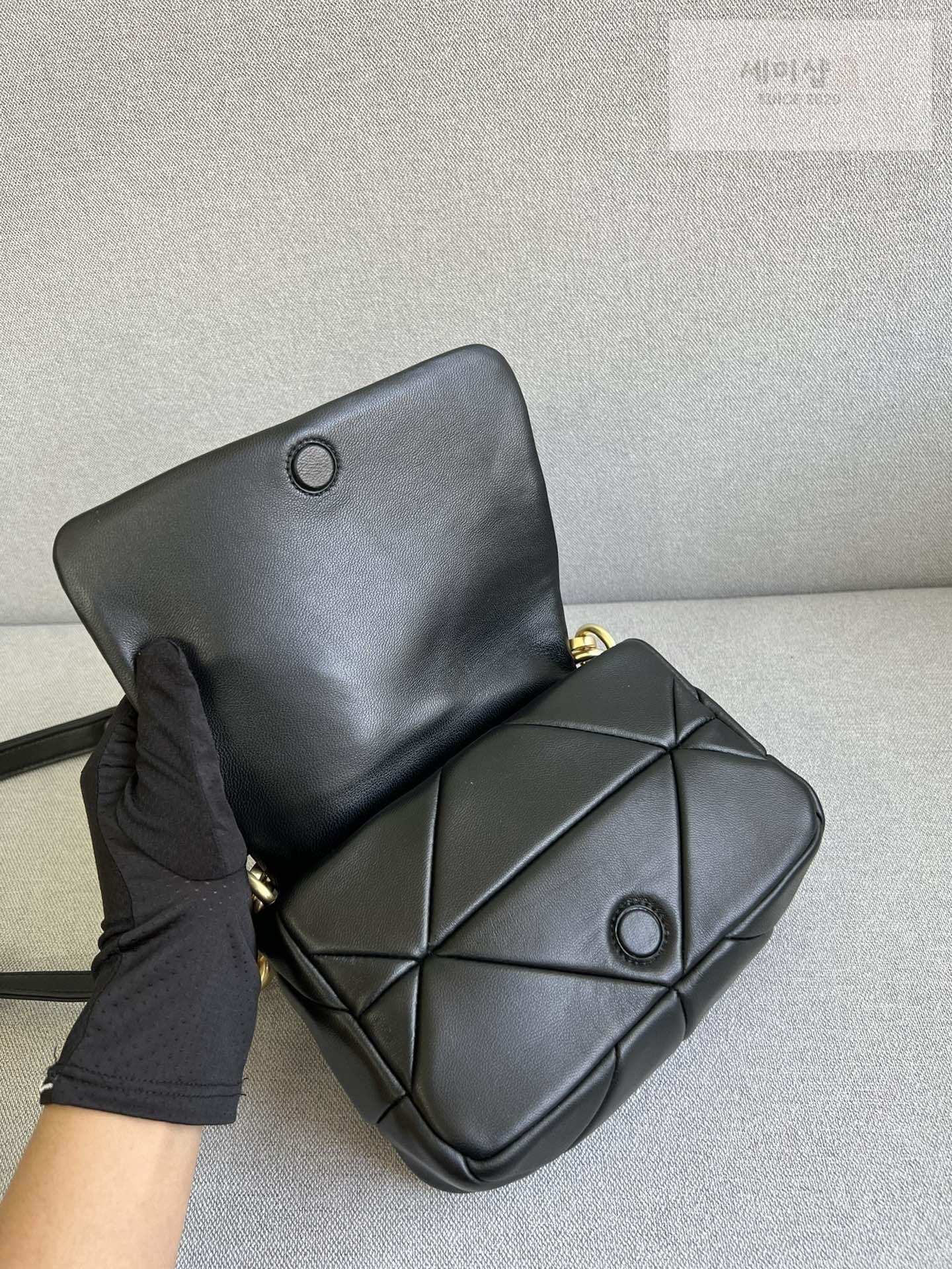 P R A D A Prada System Nappa Bag 28번 이미지