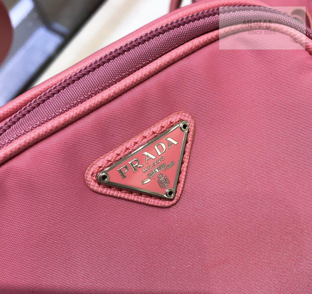 P R A D A Re-Edition 2005 Nylon Camera Bag 10번 이미지