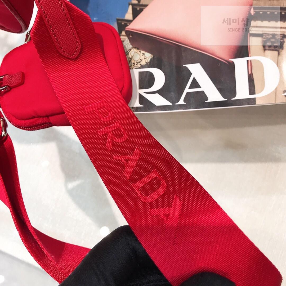 P R A D A Re-Edition 2005 Nylon Camera Bag 14번 이미지