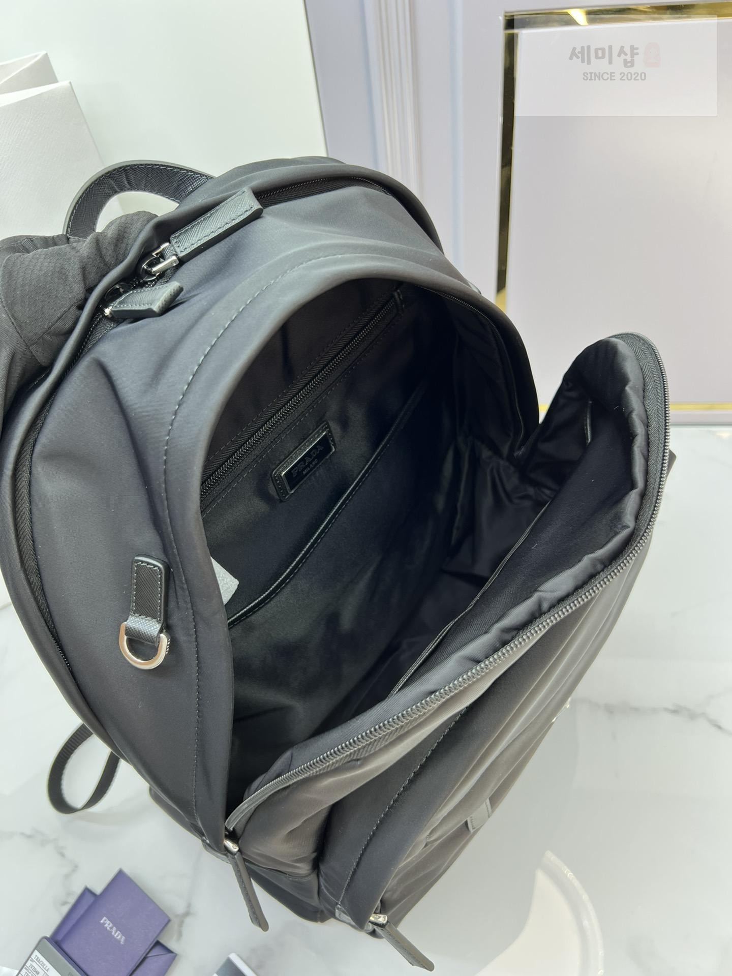 P R A D A Re-Nylon Logo Plaque BackPack 레플리카 2번 이미지 - Bag | 세미샵 레플리카 사이트
