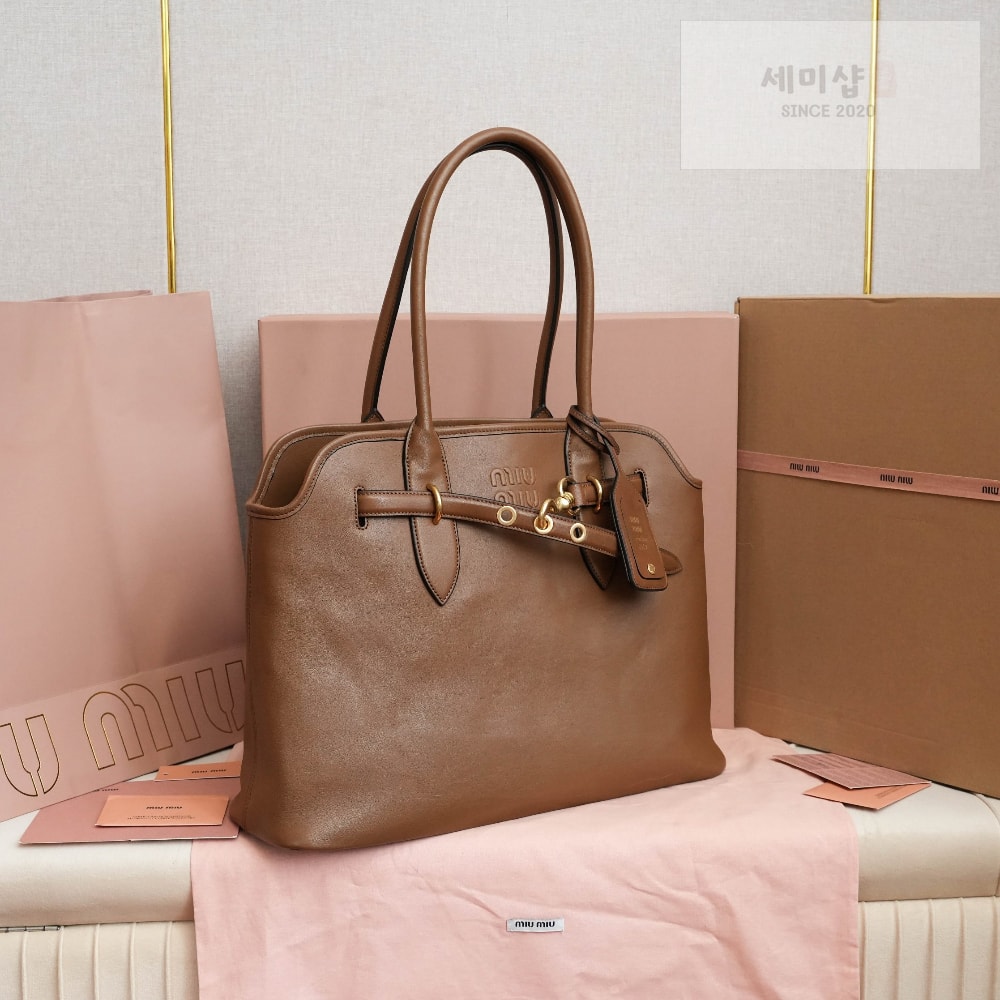 Miu Miu Aventure Nappa Leather Bag 4번 이미지