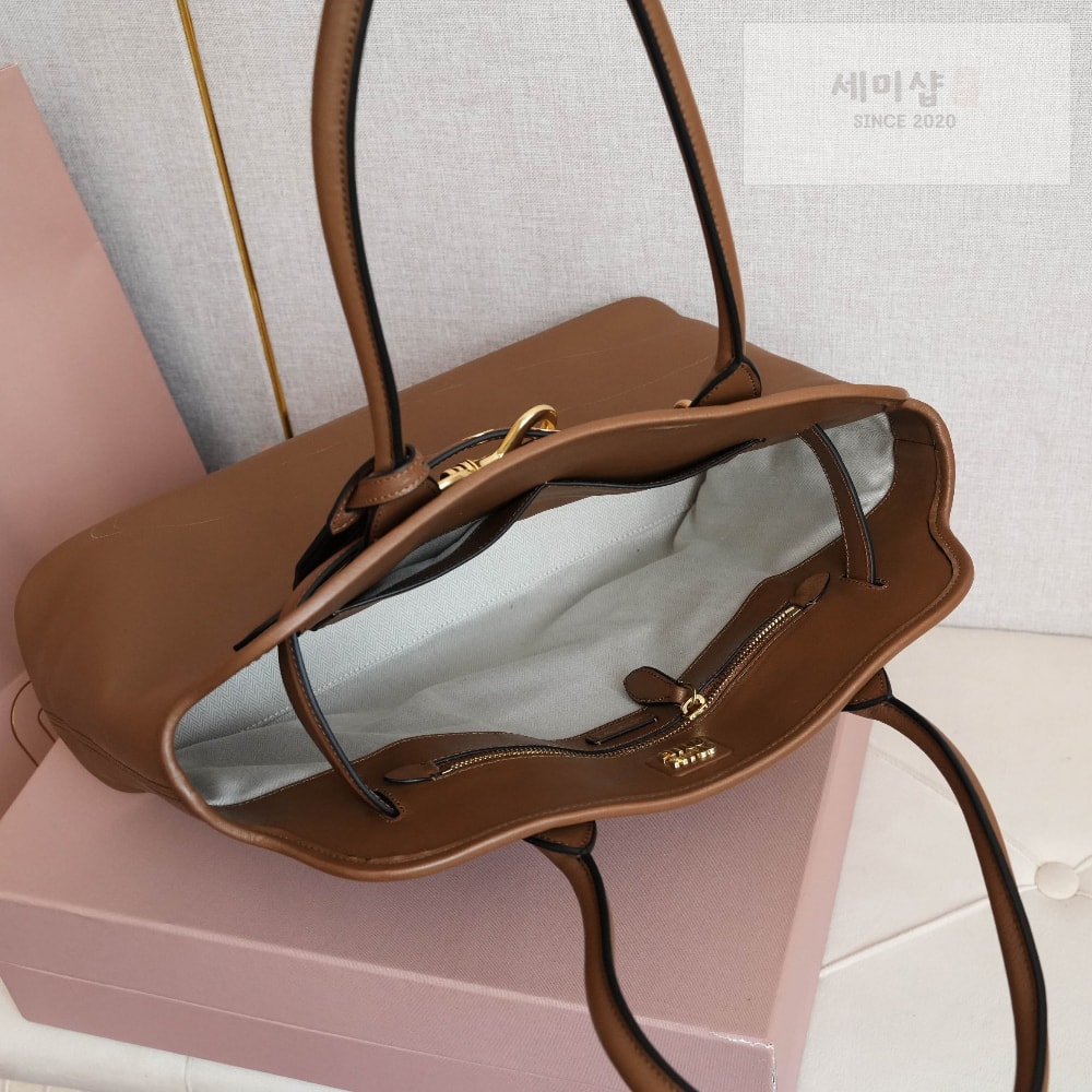 Miu Miu Aventure Nappa Leather Bag 7번 이미지