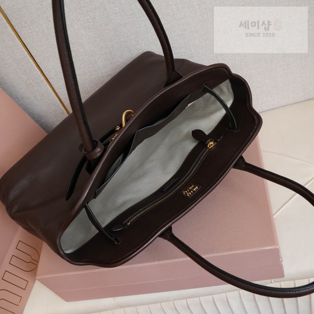 Miu Miu Aventure Nappa Leather Bag 5번 이미지
