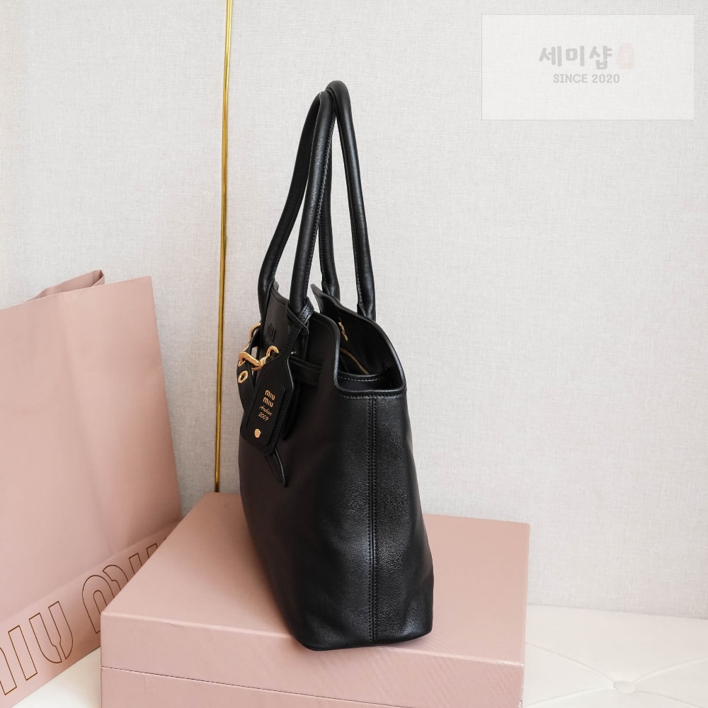 Miu Miu Aventure Nappa Leather Bag 4번 이미지