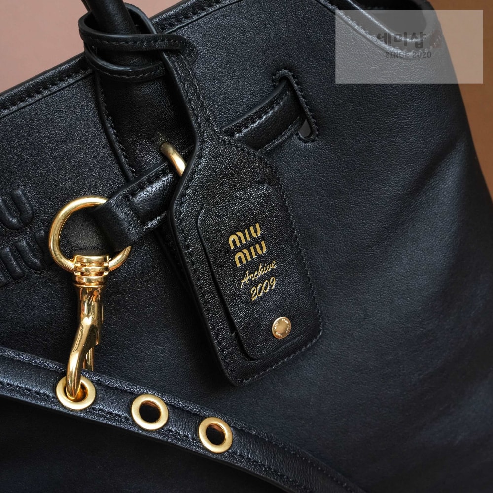 Miu Miu Aventure Nappa Leather Bag 6번 이미지