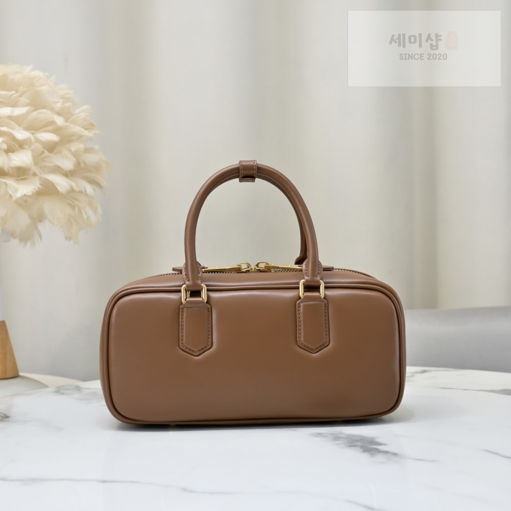 Miu Miu Miu Miu Arcadie Leather Large 레플리카 8번 이미지 - Bag | 세미샵 레플리카 사이트
