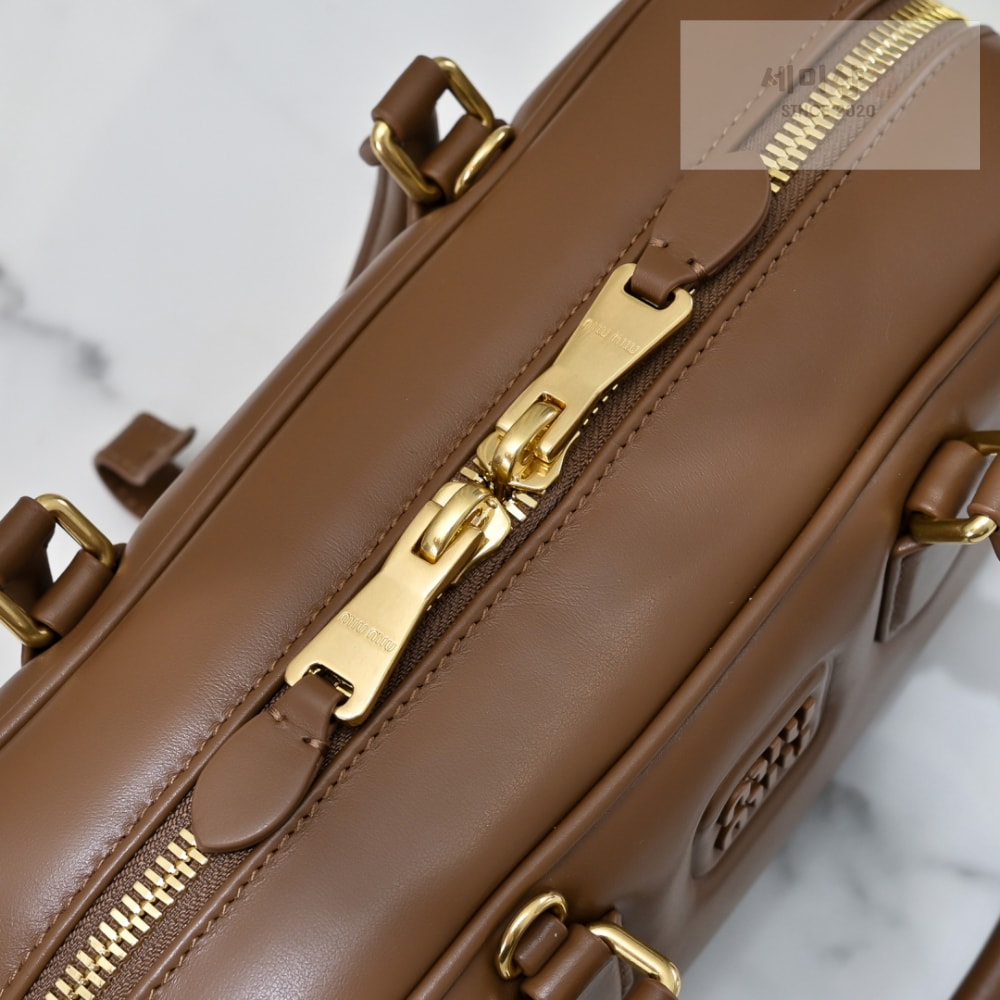 Miu Miu Miu Miu Arcadie Leather Large 레플리카 11번 이미지 - Bag | 세미샵 레플리카 사이트