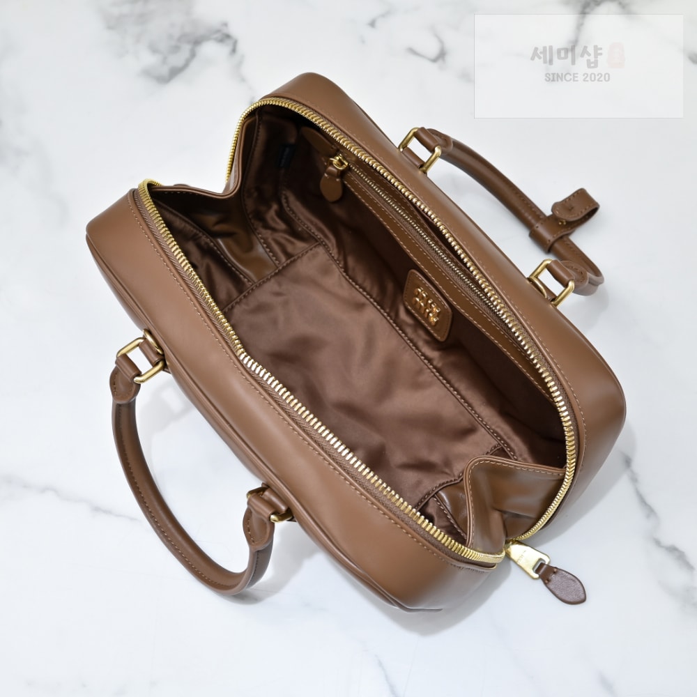 Miu Miu Miu Miu Arcadie Leather Large 레플리카 13번 이미지 - Bag | 세미샵 레플리카 사이트