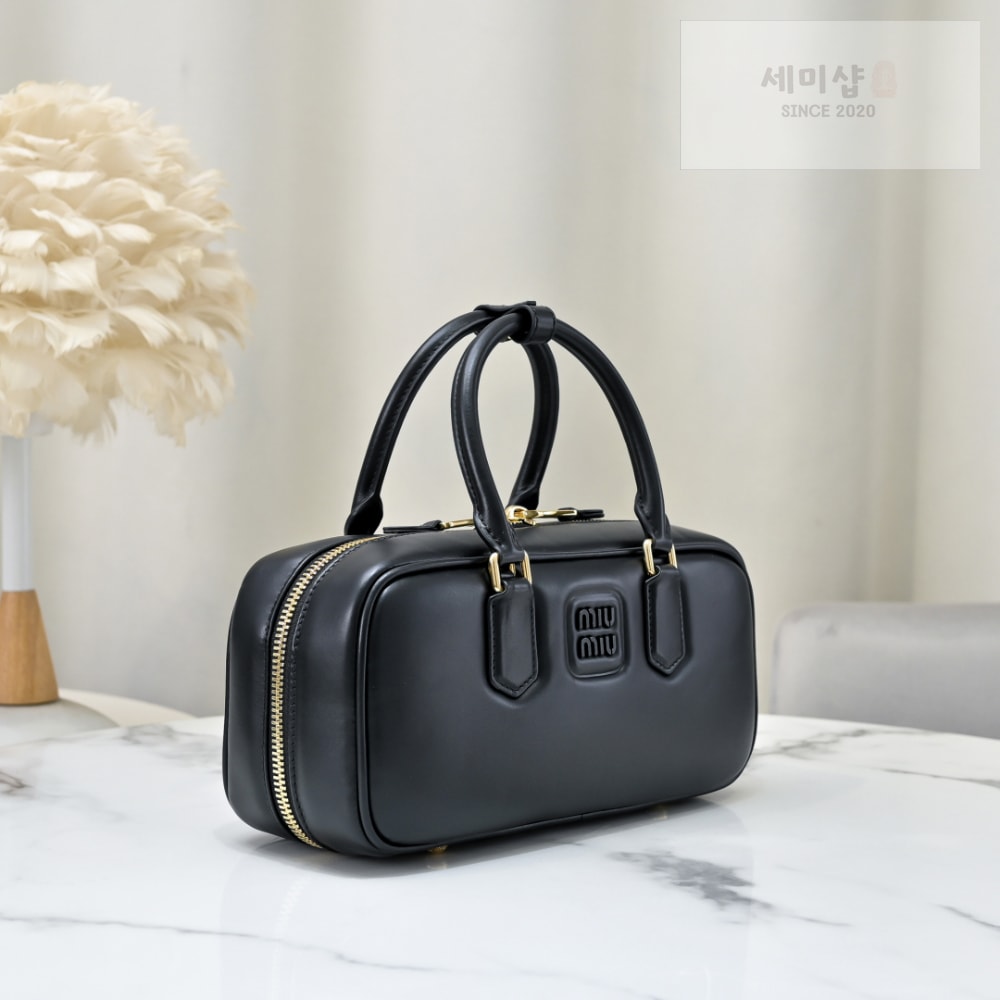 Miu Miu Miu Miu Arcadie Leather Large 레플리카 17번 이미지 - Bag | 세미샵 레플리카 사이트