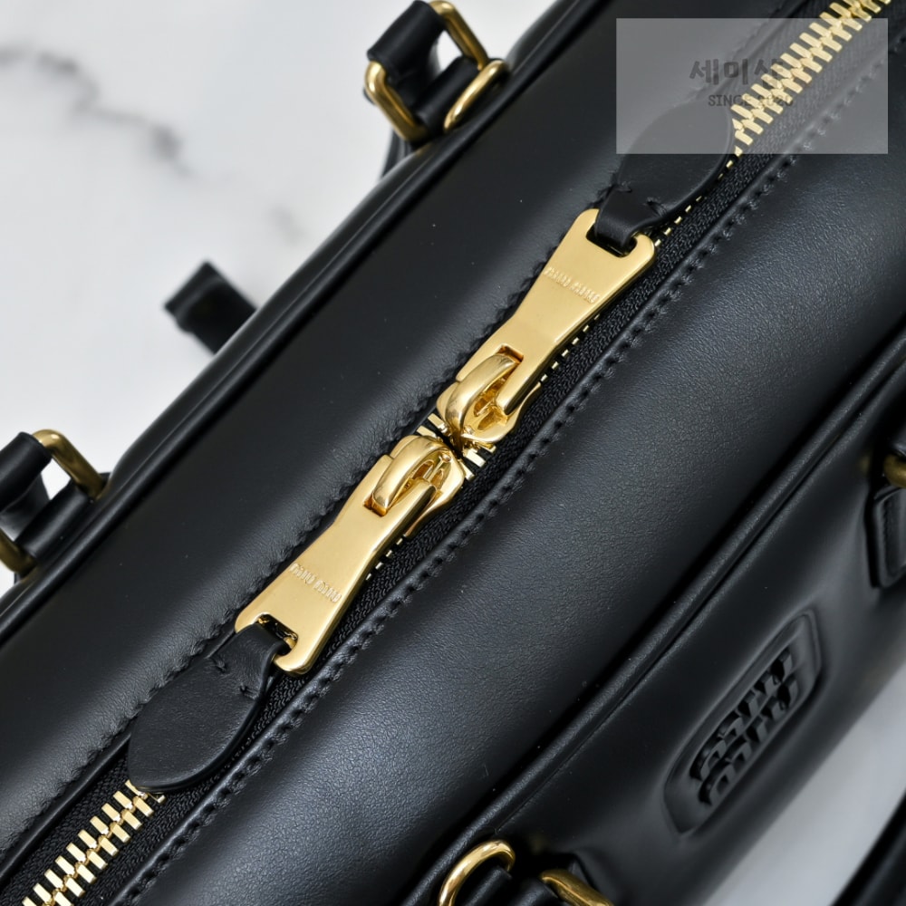 Miu Miu Miu Miu Arcadie Leather Large 레플리카 54번 이미지 - Bag | 세미샵 레플리카 사이트