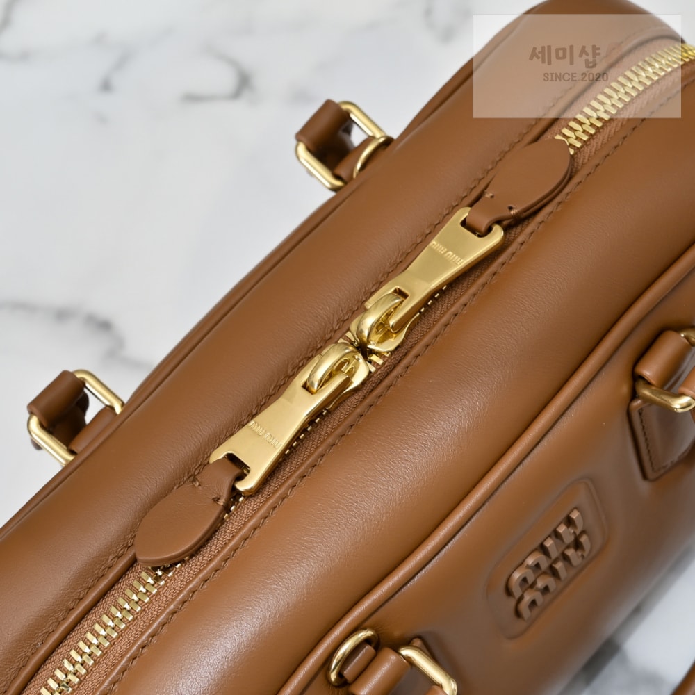 Miu Miu Miu Miu Arcadie Leather Large 레플리카 27번 이미지 - Bag | 세미샵 레플리카 사이트