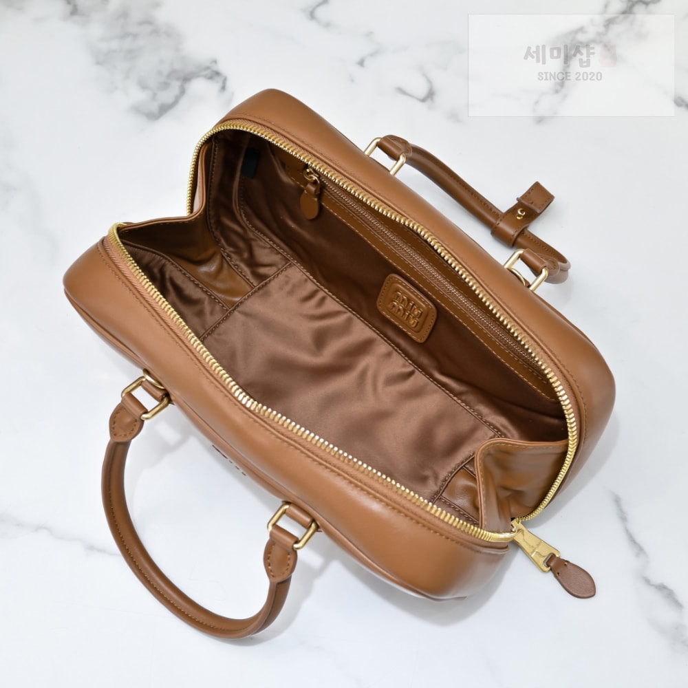 Miu Miu Miu Miu Arcadie Leather Large 레플리카 29번 이미지 - Bag | 세미샵 레플리카 사이트