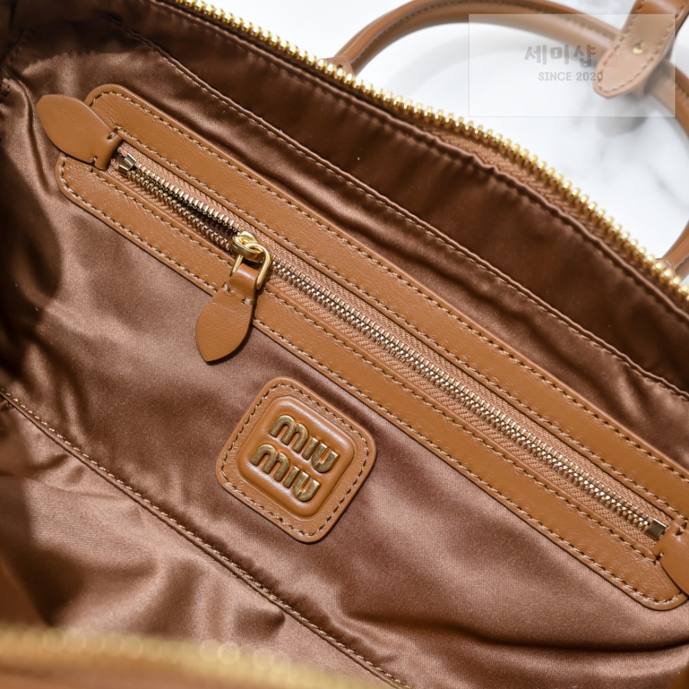 Miu Miu Miu Miu Arcadie Leather Large 레플리카 30번 이미지 - Bag | 세미샵 레플리카 사이트