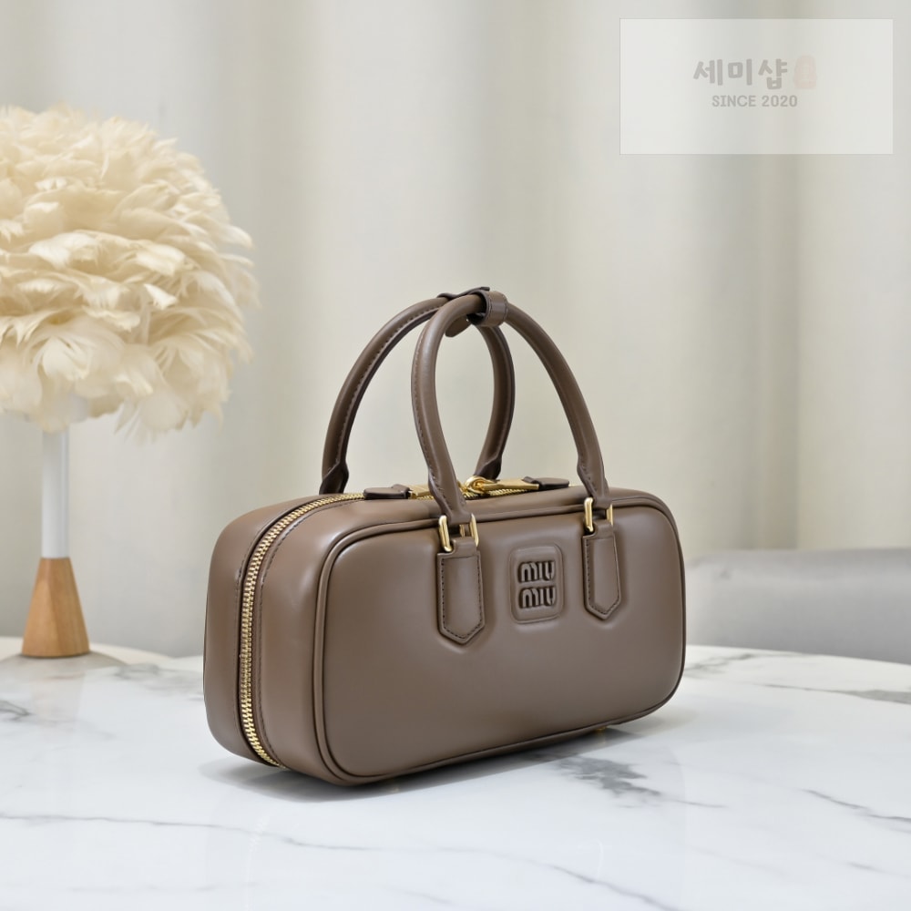 Miu Miu Miu Miu Arcadie Leather Large 레플리카 33번 이미지 - Bag | 세미샵 레플리카 사이트