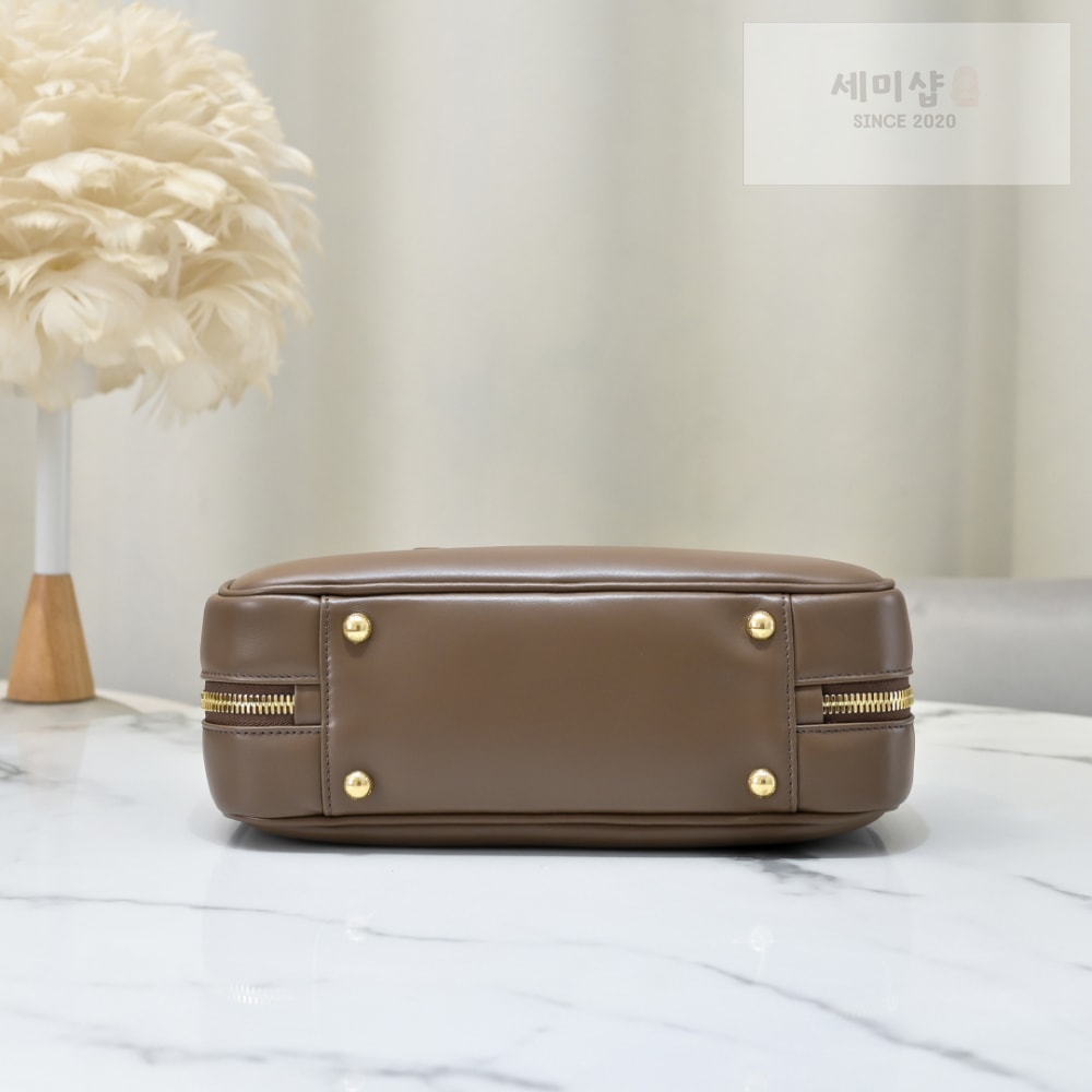 Miu Miu Miu Miu Arcadie Leather Large 레플리카 34번 이미지 - Bag | 세미샵 레플리카 사이트