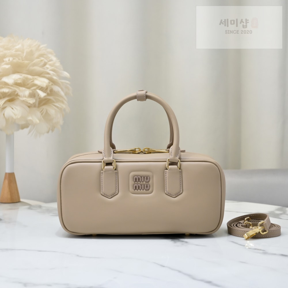 Miu Miu Miu Miu Arcadie Leather Large 레플리카 39번 이미지 - Bag | 세미샵 레플리카 사이트