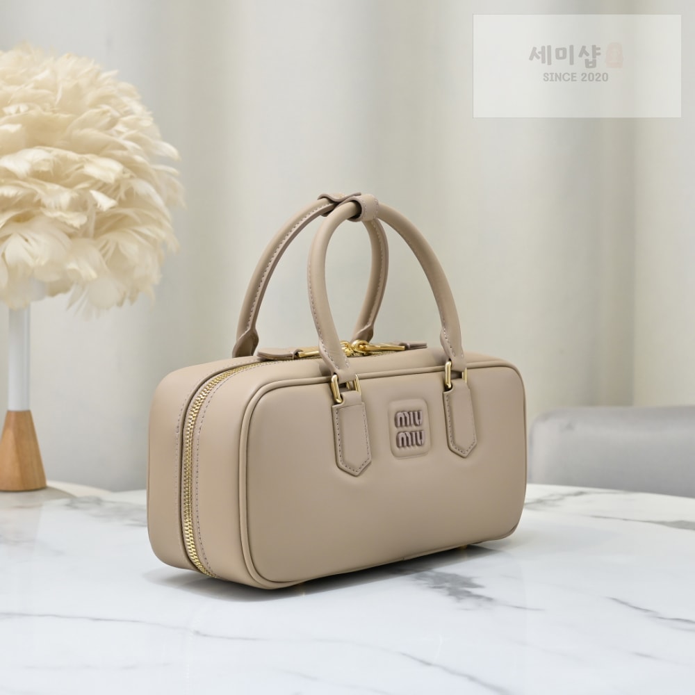 Miu Miu Miu Miu Arcadie Leather Large 레플리카 40번 이미지 - Bag | 세미샵 레플리카 사이트